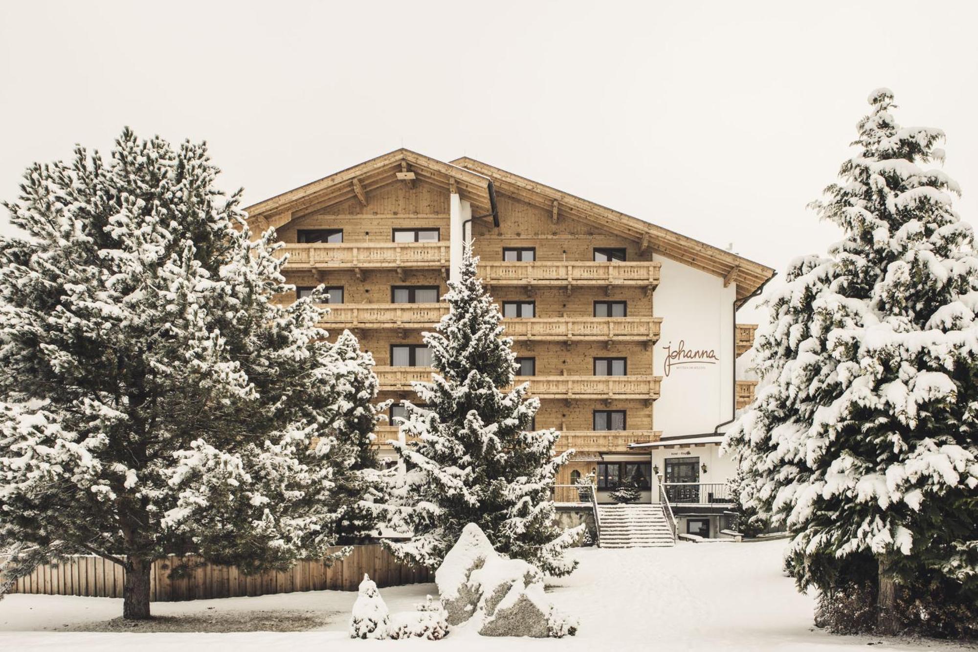 Hotel Johanna Mitten Im Oetztal Umhausen Exterior foto